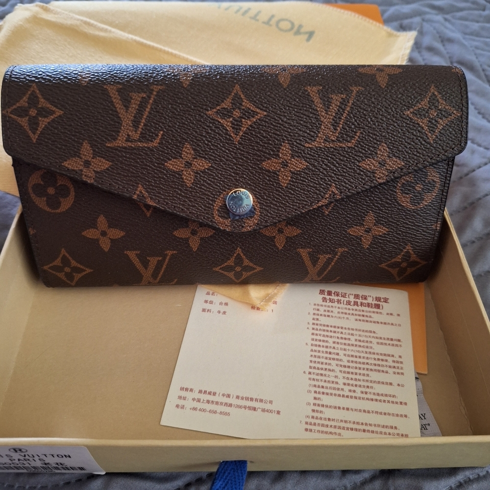 Louis Vuitton ladies wallet